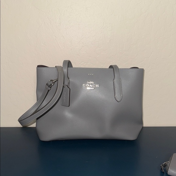 Coach Elegant Gray Tote and‎ Wallet Set - Picture 2 of 12